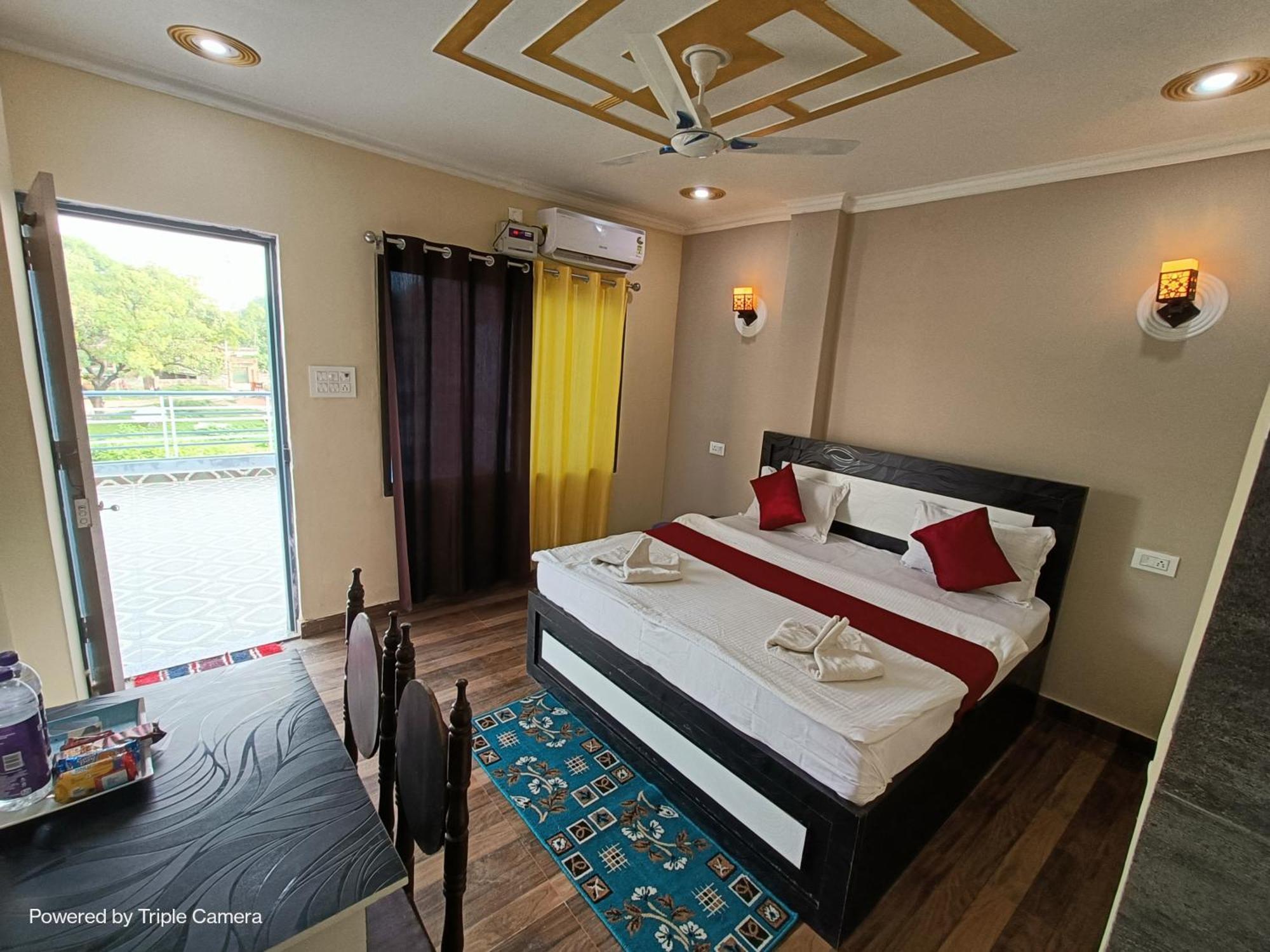 Mohit In Paying Guest House Varanasi Exterior foto