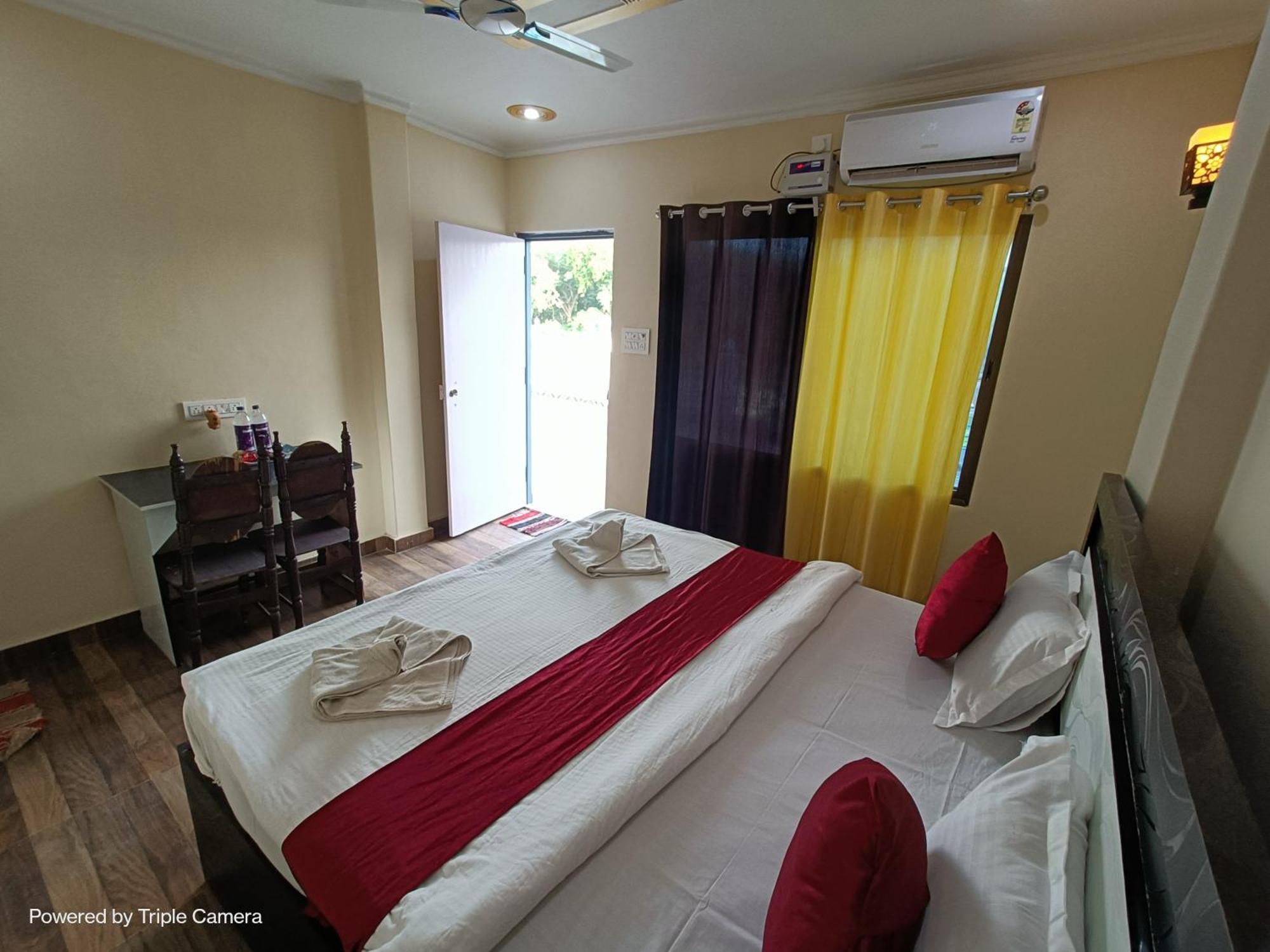 Mohit In Paying Guest House Varanasi Exterior foto