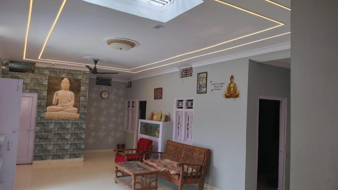 Mohit In Paying Guest House Varanasi Exterior foto